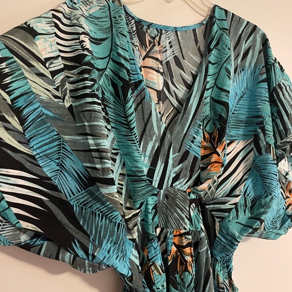 Cupshe Teal and Orange Leaf Print Maxi Dress - Picture 2 of 5